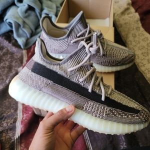 Yeezy 350 Zyon size 9.5M